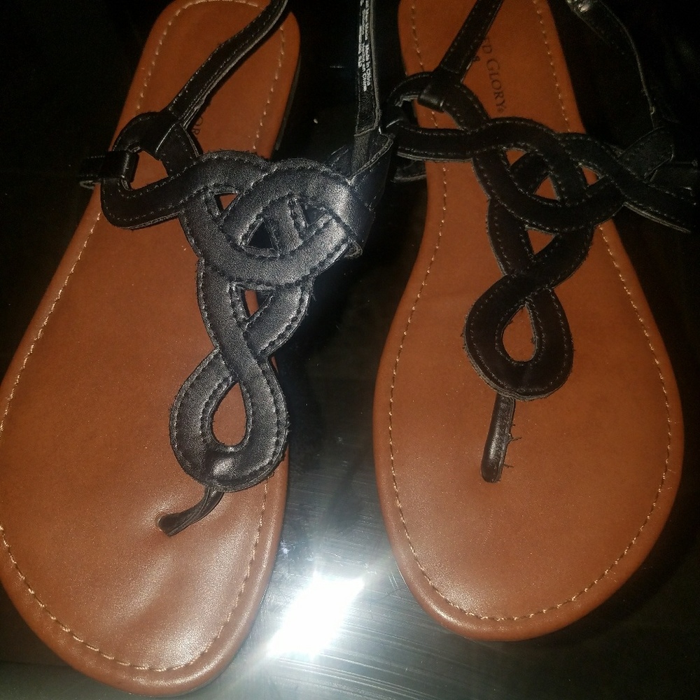 Sandals - Picture 2 of 3